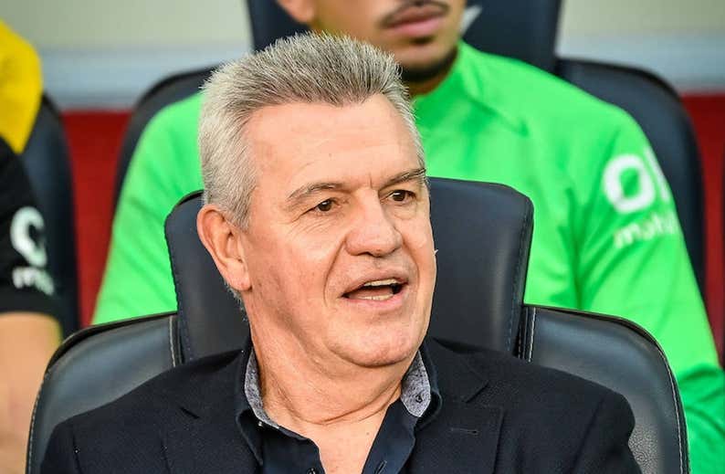El Mallorca anuncia con mariachis la renovación de Javier Aguirre  hasta 2024
