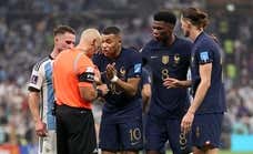 La UEFA mantiene a Szymon Marciniak como árbitro de la final de la Champions