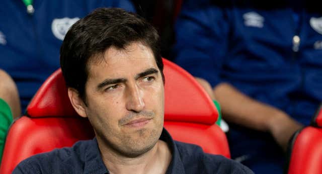 El enorme legado de Iraola en el Rayo, un tipo muy «vasco» y con los «bolsillos cosíos»