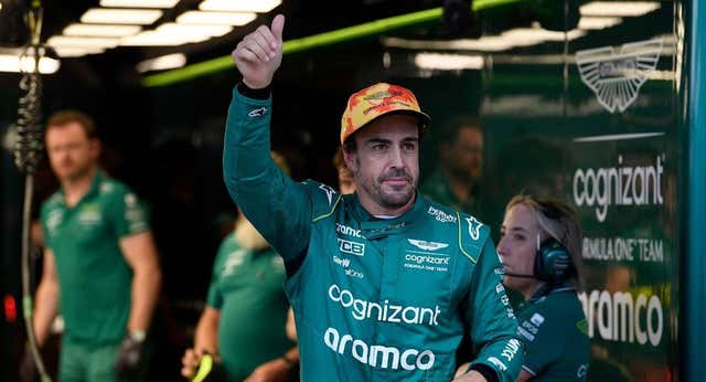 Fernando Alonso asume sus dos errores y lanza una promesa: «Si llego al podio me fumo un puro»