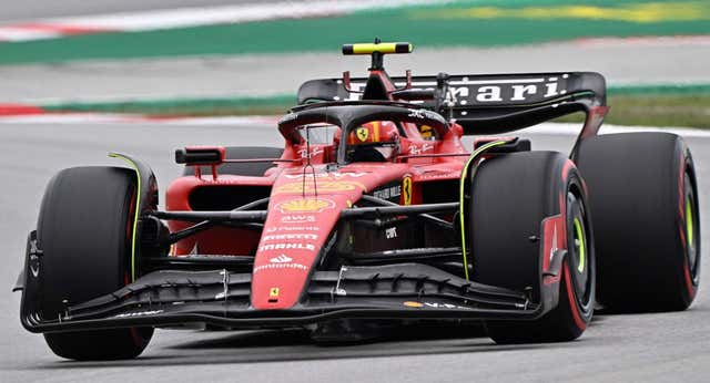 Sainz firma un vueltón y Alonso es 8º ante un extraterrestre Verstappen