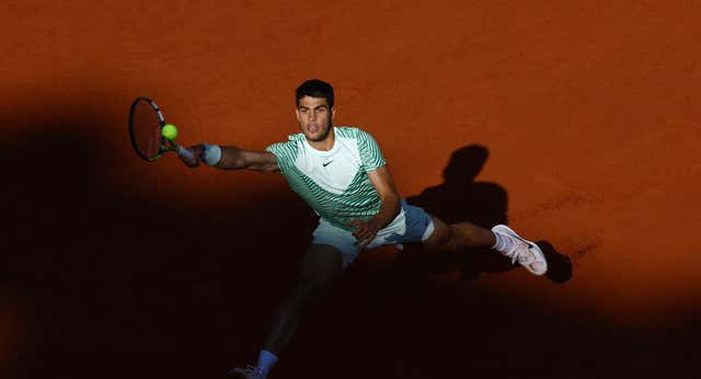 La nueva y extraña rutina de entrenamiento de Carlos Alcaraz en Roland Garros