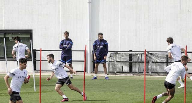 El Valencia otorga primas por la permanencia a su plantilla