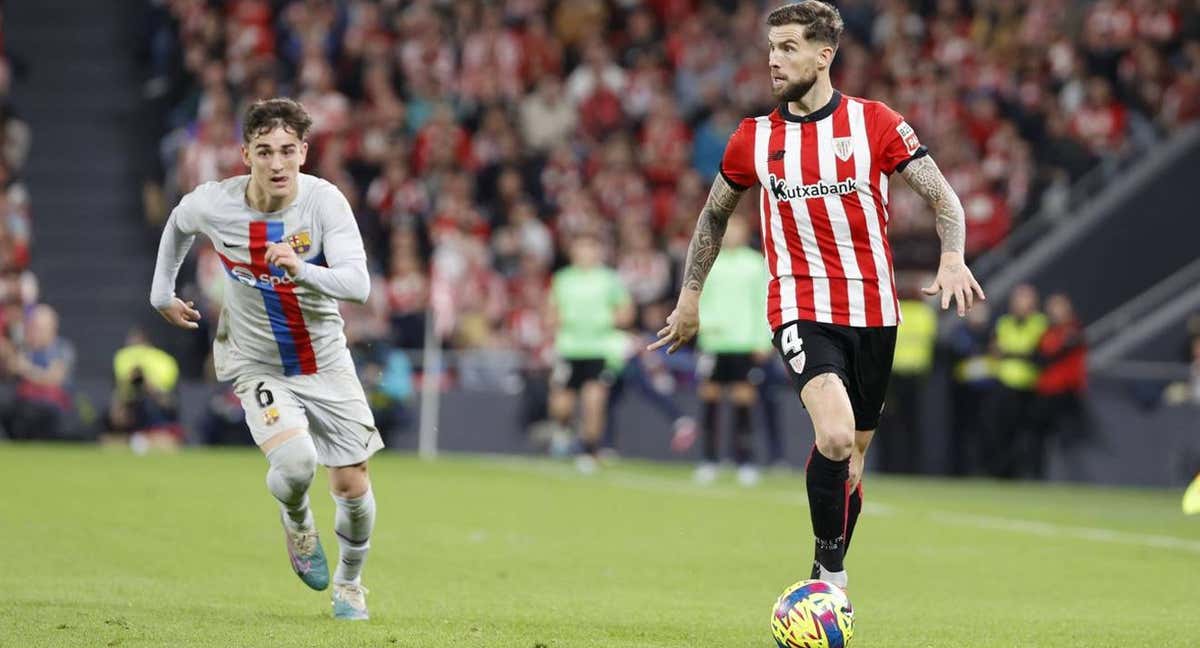 Iñigo Martínez, en el choque liguero ante el Barça en San Mamés./EFE