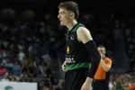 Kyle Guy, el tirador que superó amenazas de muerte, se doctora y pone a la afición del Madrid a sus pies