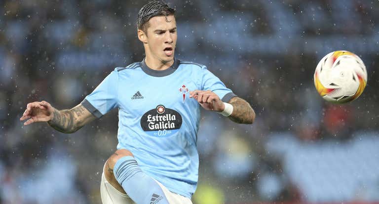Santi Mina, en un partido con el Celta.