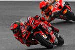 Márquez tira de picaresca y Bagnaia logra su tercera pole de la temporada