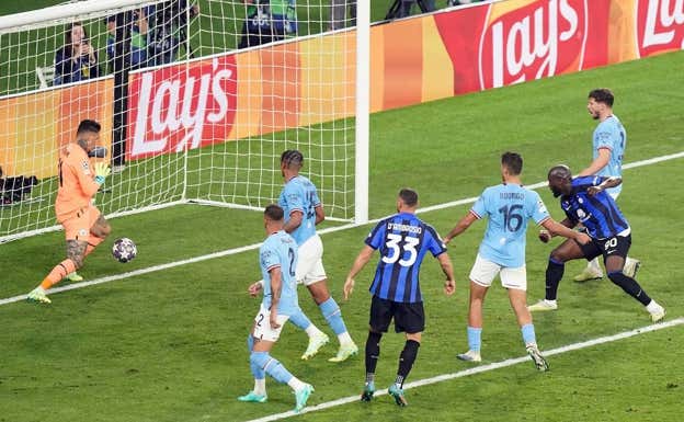 El fallo de Lukaku en el tramo final. AP