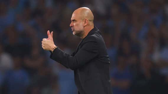 Guardiola da instrucciones a sus jugadores en la final de la Champions que ganó el City al Inter./GETTY