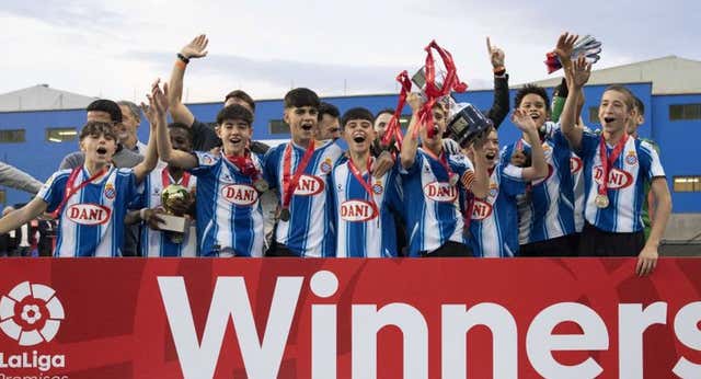 El shock de tener 12 años y hacerte famoso por LaLiga Promises: «Adidas empezó a darme botas, ropa… Era una pasada»