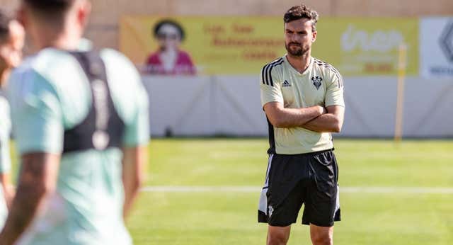 El Celta activa la opción Rubén Albés a la espera de Iraola