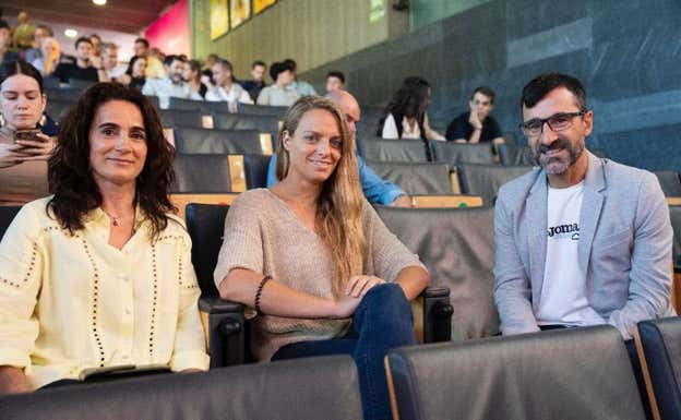 Isabel Fernández, Jennifer Pareja y Chuso García-Bragado.  Rafael Aparicio