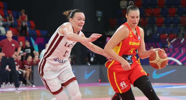 Una España desacertada y sin ideas cae en el estreno del EuroBasket