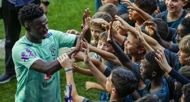Vinicius encabezará un nuevo comité antirracismo de la FIFA