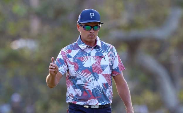 Rickie Fowler, líder del torneo. AFP