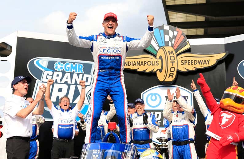 Alex Palou gana con autoridad en Road America y es más líder