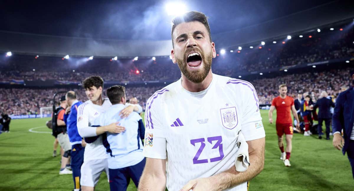 Unai Simón celebra el título de la Nations League./EFE