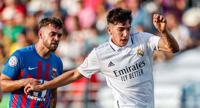 Última piedra de toque para el Castilla de Raúl: «El equipo juega mejor con el culo apretado»