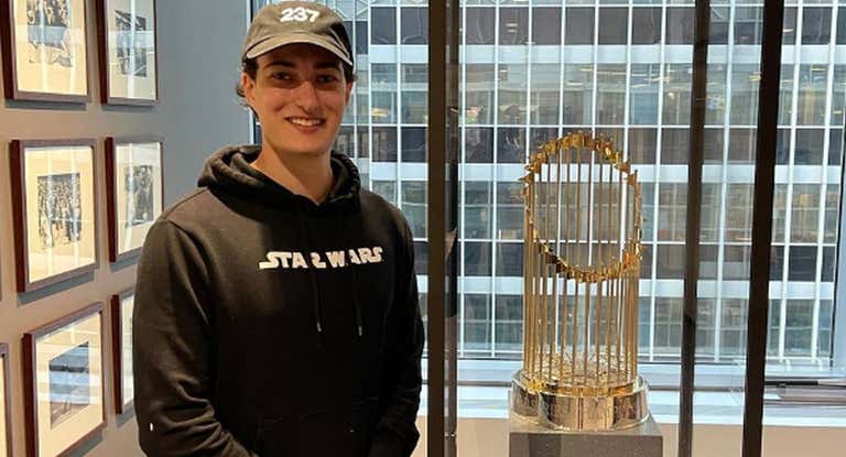 Jordan Haber en las oficinas de la NHL horas antes del draft.