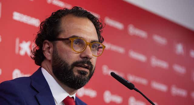 Los ‘marrones’ para el inicio de Víctor Orta en el Sevilla