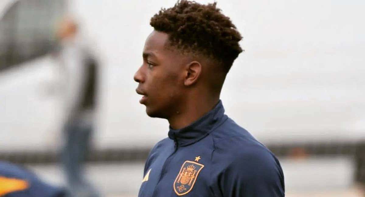 Ariel Nkoghe, con España.
