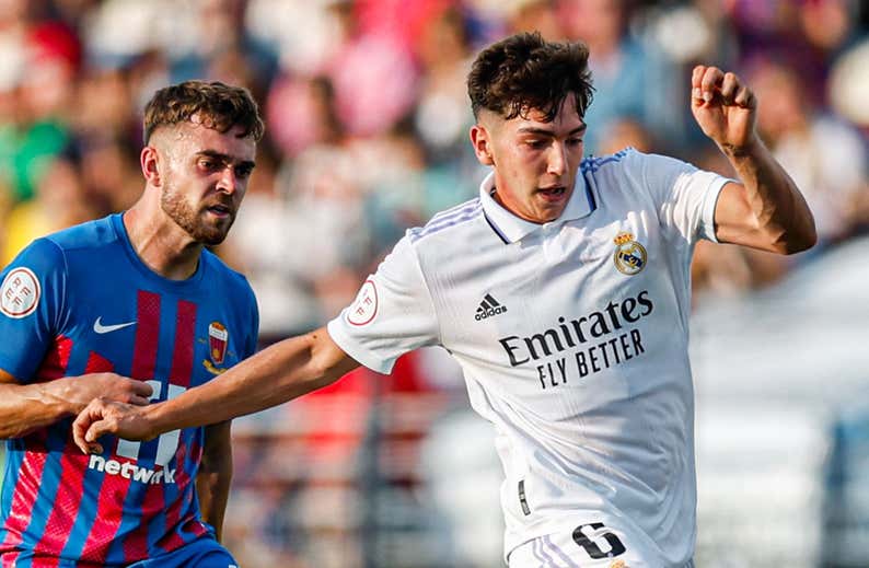Última piedra de toque para el Castilla de Raúl: «El equipo juega mejor con el culo apretado»