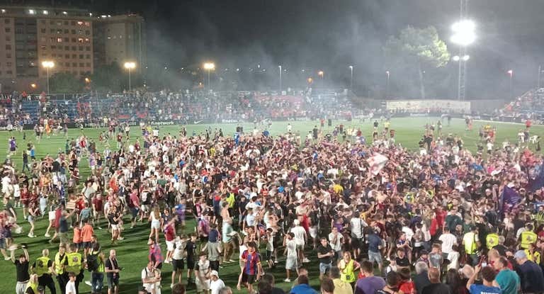 El Eldense celebra el ascenso.