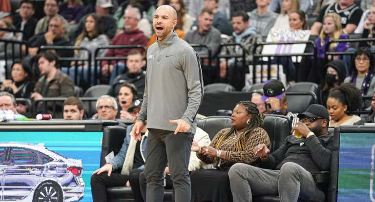 Jordi Fernández, en un partido con los Kings.