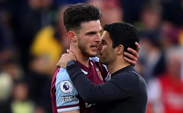 Declan Rice y Mikel Arteta, al terminar un partido. Getty Images