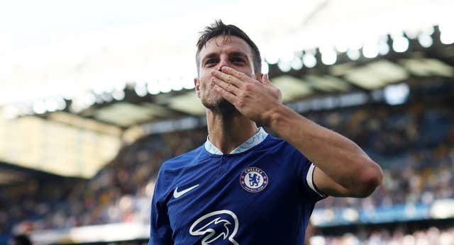 El Atlético de Madrid ata a Azpilicueta