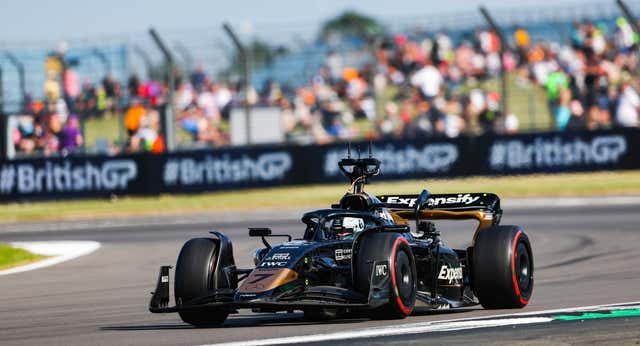 El despliegue para rodar la película de la F1: Brad Pitt, un 11º equipo, un box propio y tiempo en pista