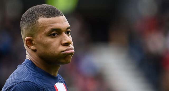Mbappé: “Jugar en el PSG no ayuda mucho porque es un equipo que divide, un club que divide…”