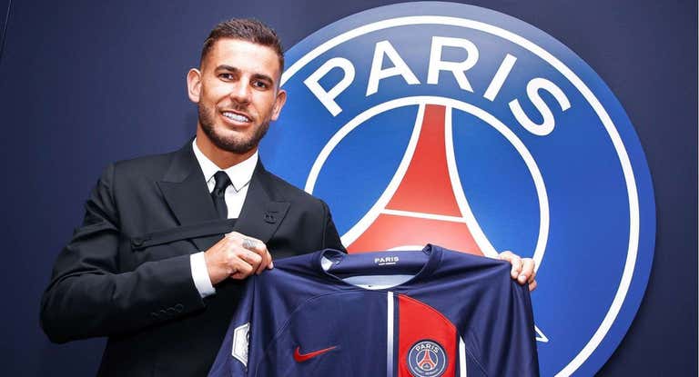 Lucas Hernández, con la camiseta del PSG.