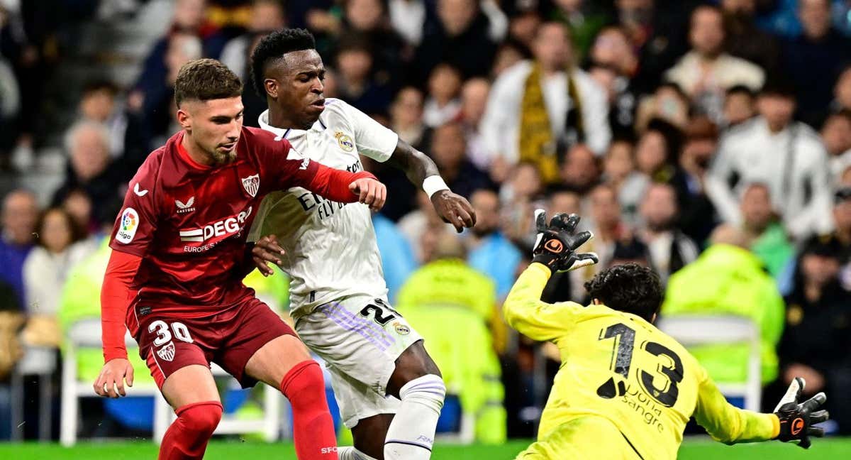 Carmona durante un partido del Sevilla. /AFP