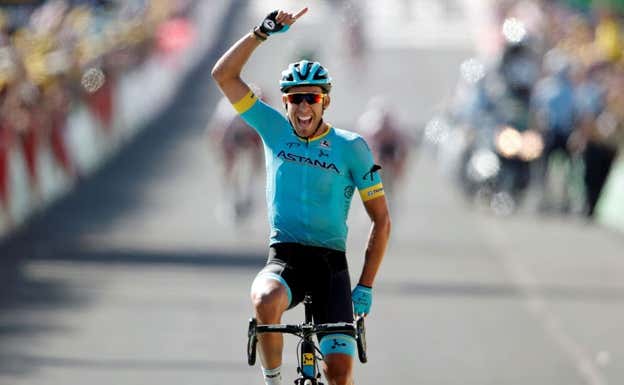 Omar Fraile celebra la victoria en el Tour de Francia de 2018. AFP