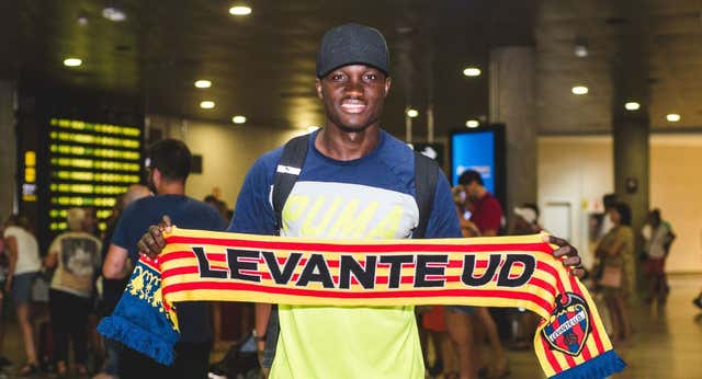El ‘9’ más caro del Levante que se fue por problemas cardiacos y ahora obra milagros en la Conference