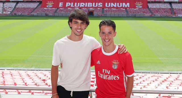 Félix la lía… en el Europeo Sub-19