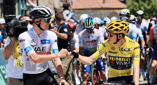 Así se cuece el espionaje entre equipos del Tour de Francia: de piratear las radios a los datos secretos del Strava