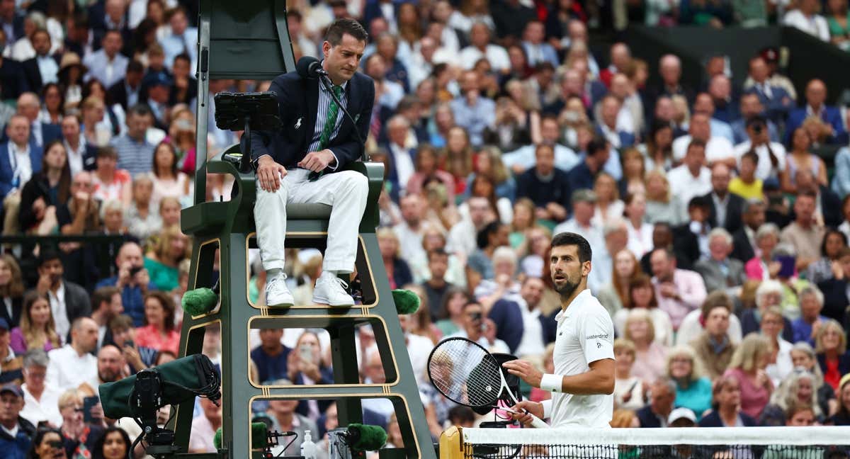Djokovic, durante su queja al juez de silla.