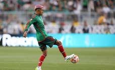 Barça y Las Palmas negocian la cesión de Julián Araujo