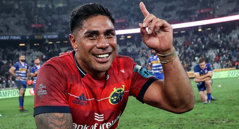 El jugador de rugby Malakai Fekitoa se entrena en España.