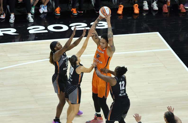 Mates, canastas de cuatro puntos, récords... Griner y Loyd se comen el All Star