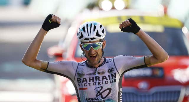 Poels se lleva el premio a la valentía en el día más humano de Vingegaard y Pogacar