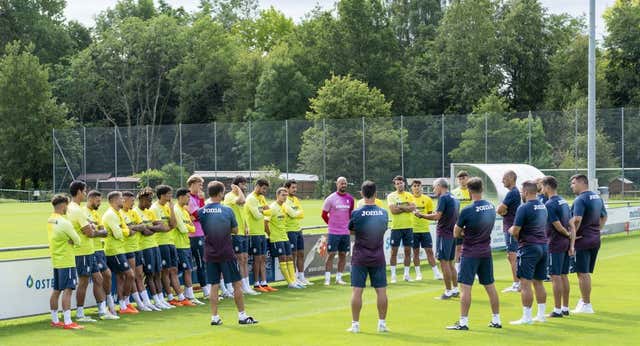 Un 6-1 que evidencia las necesidades del Villarreal: fichar portero y central, adaptar a los nuevos, barajar hacer hueco en el medio del campo…