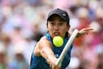 Insólito y sonrojante: Zhang se retira con un ataque de pánico... y su rival lo celebra