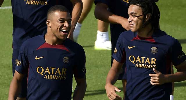 Luis Enrique debuta en el PSG convocando a Mbappé… ¡y a su hermano de 16 años!