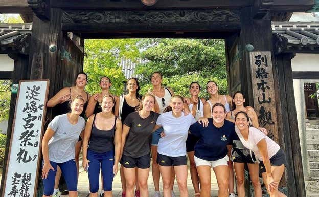 La selección de Waterpolo, de descanso por Fukuoka.  Selección