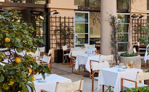 The Terrace, uno de los dos restaurante de The Maybourne.