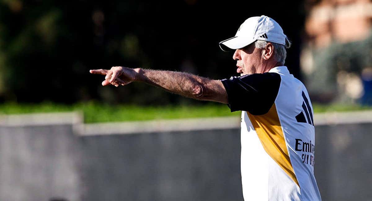 Carlo Ancelotti dirige una sesión con el Real Madrid en Los Angeles.