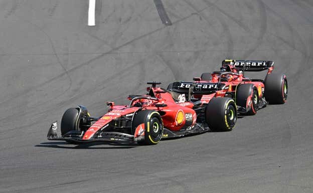 Charles Leclerc, por delante de Carlos Sainz en Hungría.  AFP